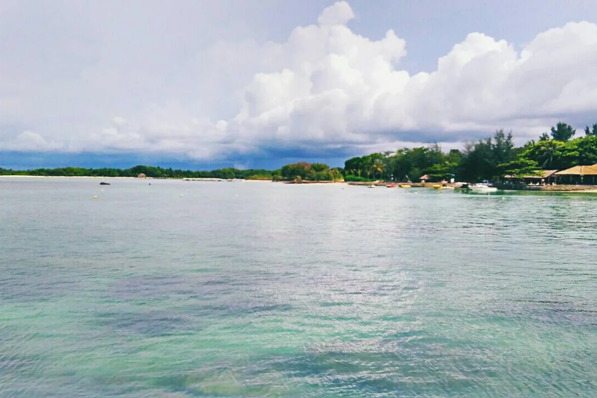 Pemandangan Pantai Tanjung Lesung