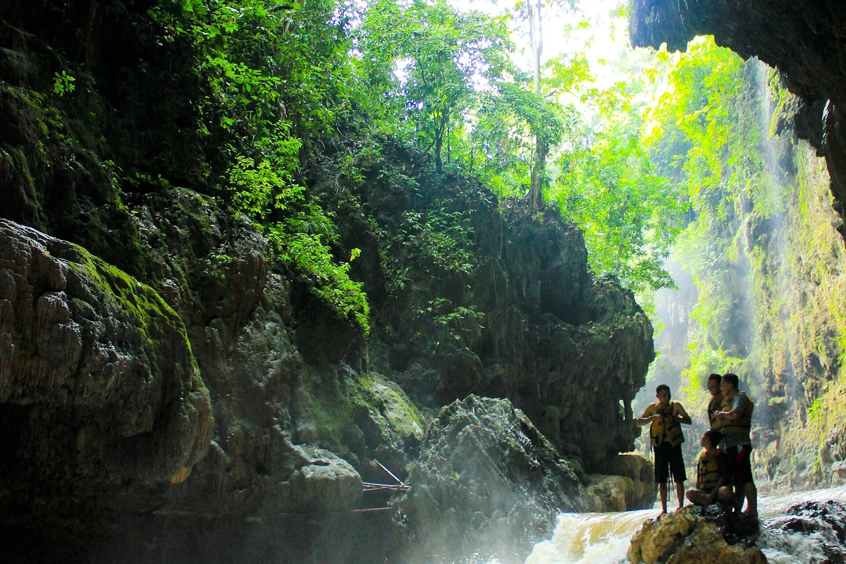 Pemandangan Green Canyon Cukang Taneuh