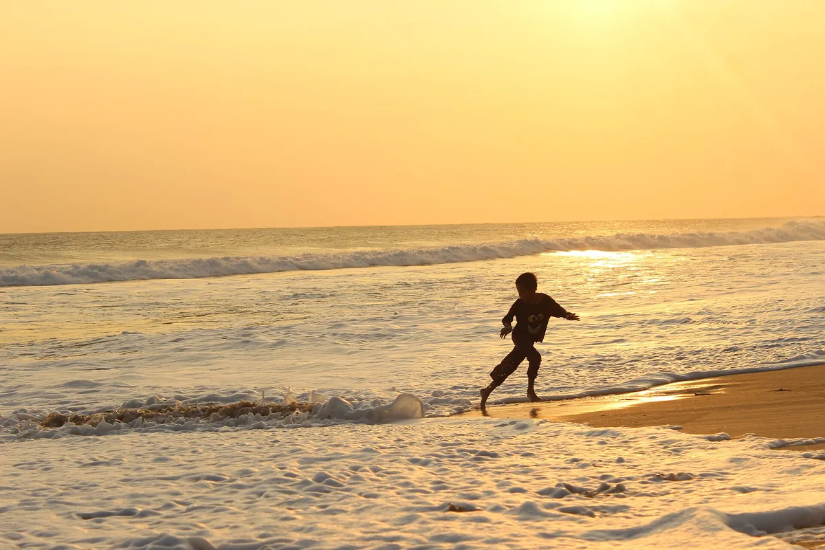 Pemandangan Pantai Ujung Genteng